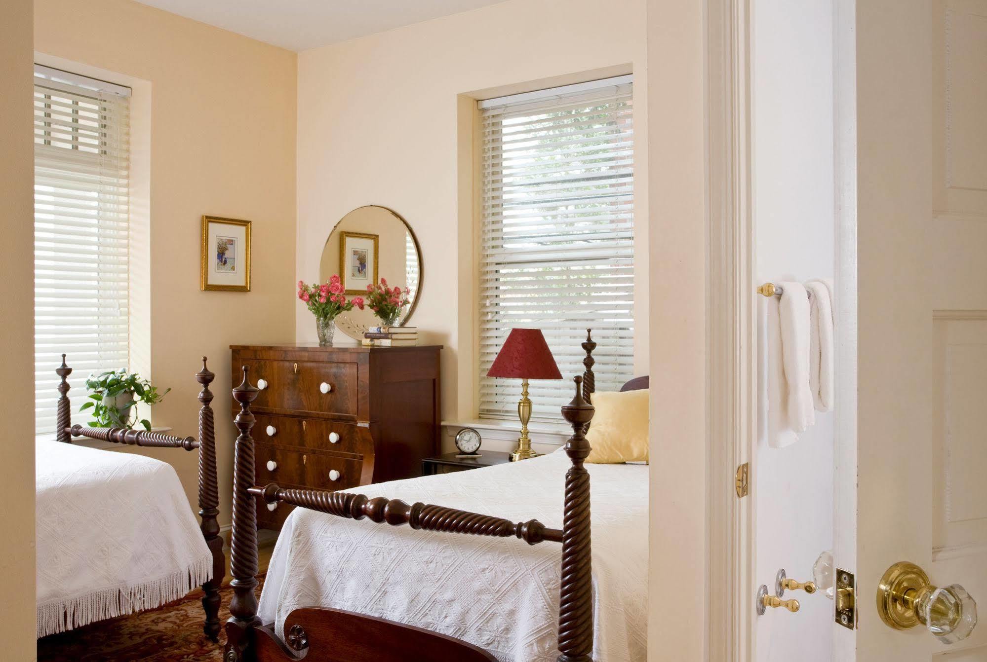 واشنطن Woodley Park Guest House المظهر الخارجي الصورة